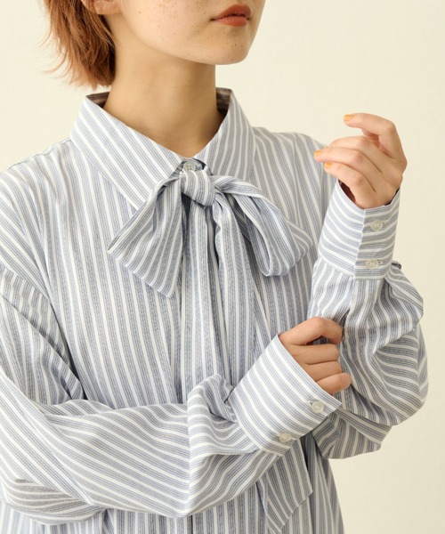 MERLOT（メルロー）の「リボン付きストライプシャツワンピース（シャツワンピース・レディース・ベージュ/ネイビー・FREE）」の4枚目の写真