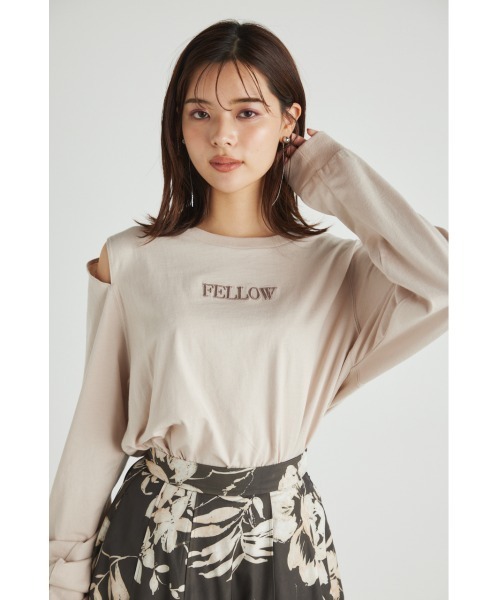 rienda(リエンダ)の「アームスリットロゴロングスリーブTシャツ(Tシャツ/カットソー・レディース・オレンジ/ベージュ/ブラック/パープル・FREE)」の5枚目の写真