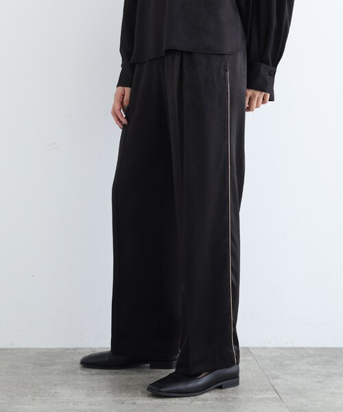 INDIVI（インディヴィ）の「◇【洗える】サテンストレートパンツ