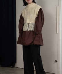 square pattern fringe vest