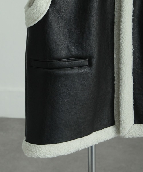 NILWAY（ニルウェイ）の「裏ボアPUレザームートンベスト/ノーカラーベスト（ムートンコート・メンズ・ブラック・MEDIUM/LARGE）」の7枚目の写真