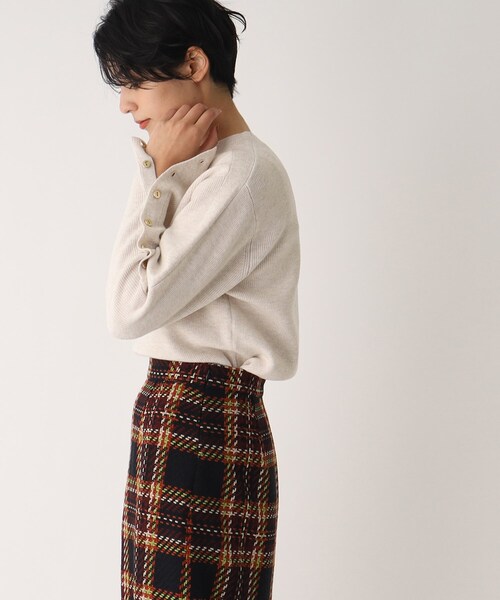 OPAQUE.CLIP(オペークドットクリップ)の「◆【C】ボタン使いデザインニット(ニット/セーター・レディース・アイボリー/ブラック/ライトパープル/レッド系1・40/38/36)」の8枚目の写真