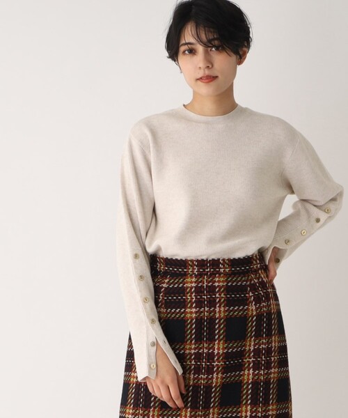 OPAQUE.CLIP(オペークドットクリップ)の「◆【C】ボタン使いデザインニット(ニット/セーター・レディース・アイボリー/ブラック/ライトパープル/レッド系1・40/38/36)」の5枚目の写真