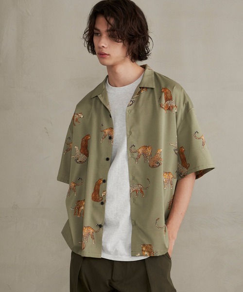 ADPOSION(アドポーション)の「【Revo.】アニマル柄半袖シャツ(シャツ/ブラウス・メンズ・グリーン/ネイビー/ブラック/マルチ/グレー・MEDIUM/LARGE)」の3枚目の写真