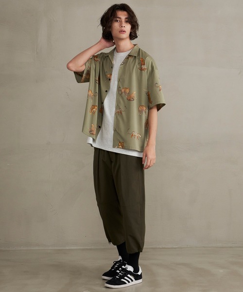 ADPOSION(アドポーション)の「【Revo.】アニマル柄半袖シャツ(シャツ/ブラウス・メンズ・グリーン/ネイビー/ブラック/マルチ/グレー・MEDIUM/LARGE)」の6枚目の写真