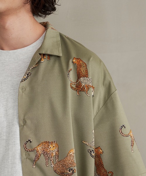 ADPOSION(アドポーション)の「【Revo.】アニマル柄半袖シャツ(シャツ/ブラウス・メンズ・グリーン/ネイビー/ブラック/マルチ/グレー・MEDIUM/LARGE)」の13枚目の写真