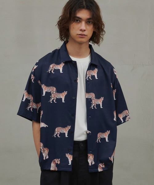 ADPOSION(アドポーション)の「【Revo.】アニマル柄半袖シャツ(シャツ/ブラウス・メンズ・グリーン/ネイビー/ブラック/マルチ/グレー・MEDIUM/LARGE)」の9枚目の写真