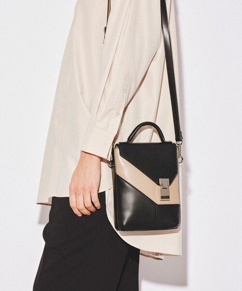 tk.TAKEO KIKUCHI（ティーケータケオキクチ）の「◆ハンドルフラップミニショルダーバッグ（ショルダーバッグ・メンズ・グリーン/ブラック系/ブラック/ブラック系5/ブラック系4・00）」の4枚目の写真