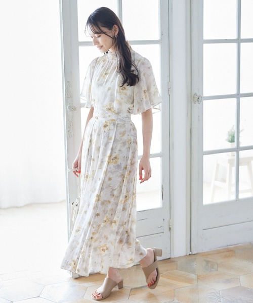 mysty woman(ミスティウーマン)の「フレアースリーブ花柄ブラウス 704519(シャツ/ブラウス・レディース・ホワイト系その他/ブラック系その他/グレー系その他/イエロー系その他/イエロー・FREE)」の10枚目の写真