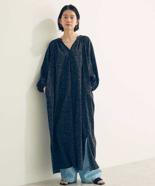 AMERICAN HOLIC（アメリカンホリック）の「スキッパーシアーワンピース（ワンピース・レディース・その他14/ベージュ/ブラック・M/L）」の3枚目の写真