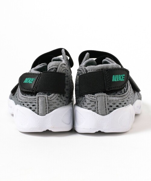 B:MING by BEAMS（ビーミングバイビームス）の「NIKE / リフト 2 TD（13～16cm）（サンダル・キッズ・グレー・14/15 /13/16）」の4枚目の写真