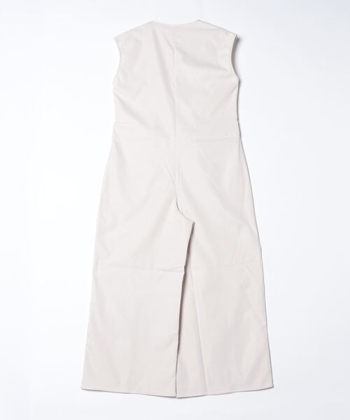 NEUNA（ヌナ）の「ノースリシンプルオールインワン/サロペット（サロペット/オーバーオール・レディース・アイボリー/ブラック・SMALL/MEDIUM/LARGE）」の3枚目の写真