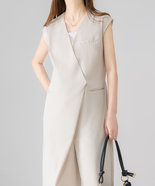 NEUNA（ヌナ）の「ノースリシンプルオールインワン/サロペット（サロペット/オーバーオール・レディース・アイボリー/ブラック・SMALL/MEDIUM/LARGE）」の7枚目の写真