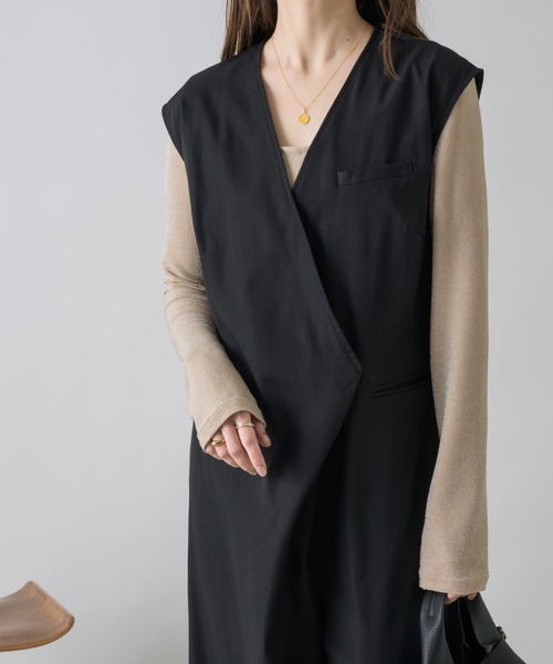 NEUNA（ヌナ）の「ノースリシンプルオールインワン/サロペット（サロペット/オーバーオール・レディース・アイボリー/ブラック・SMALL/MEDIUM/LARGE）」の6枚目の写真