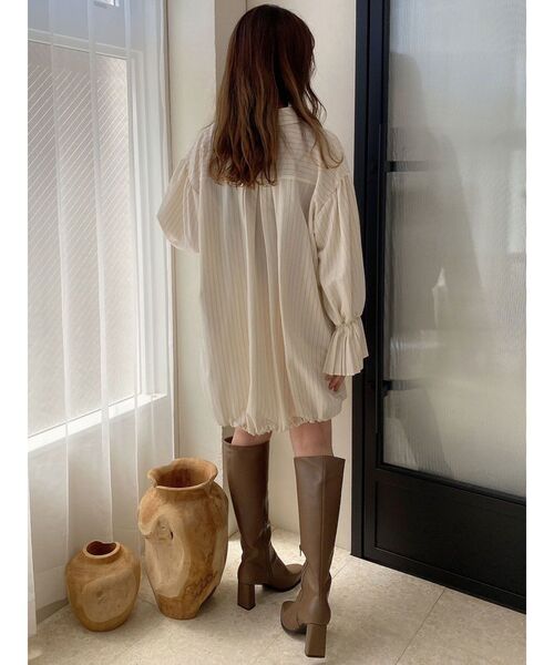 dazzlin（ダズリン）の「プリーツカフスバルーンシャツワンピース（ワンピース・レディース・ベージュ/グレー/オフホワイト・FREE）」の21枚目の写真
