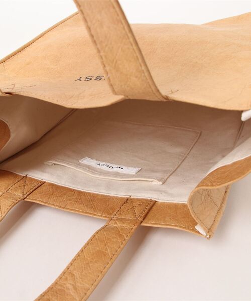 MOUSSY（マウジー）の「PAPER LIKE SHOPPERS バッグ（ハンドバッグ・レディース・ベージュ/シルバー・FREE）」の22枚目の写真