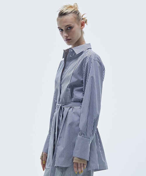 STUDIOUS（ステュディオス）の「【STUDIOUS/ステュディオス】フロントピンタックマルチウェイロングシャツ（シャツ/ブラウス・レディース・オフホワイト/ストライプ・FREE）」の4枚目の写真