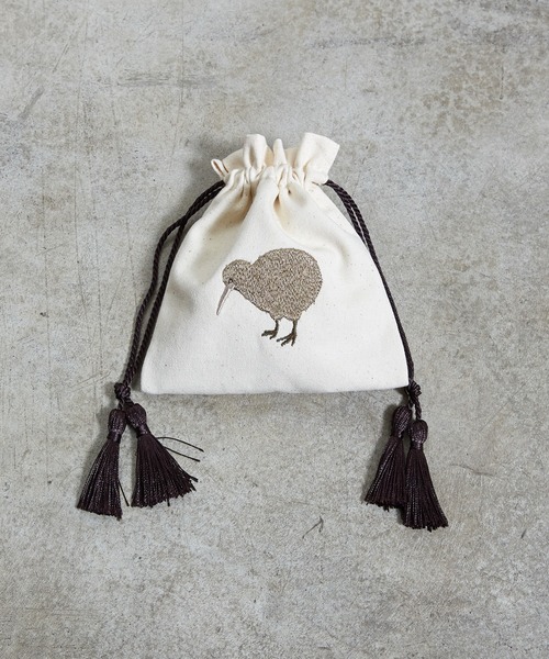 FLAPPER(フラッパー)の「FLAPPER:アニマル刺繍巾着ポーチ2(ポーチ・レディース・ダークブラウン/ライトグレー/アイボリー/ライトグレー系/ダークブラウン系/ブラウン系/ブラウン/オレンジ・FREE)」の6枚目の写真