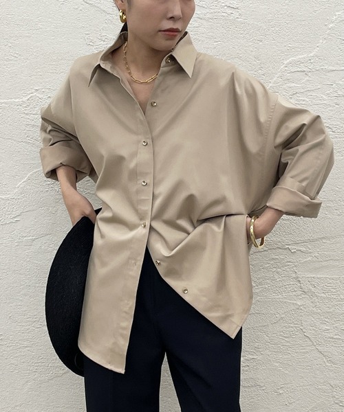 LOUNGEDRESS（ラウンジドレス）の「サテンBIGシャツ（シャツ/ブラウス・レディース・モカ/その他/ネイビー/オフホワイト/グレー/ベージュ・FREE）」の6枚目の写真