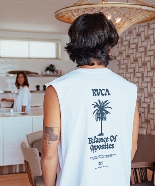 RVCA(ルーカ)の「RVCA メンズ 【AZUL】 RVCA X AZUL SLEECELE タンクトップ【2023年夏モデル】/ルーカ×アズールコラボレーションバックプリントノースリーブタンクトップ(タンクトップ・メンズ・ホワイト/ブラック・FREE)」の4枚目の写真