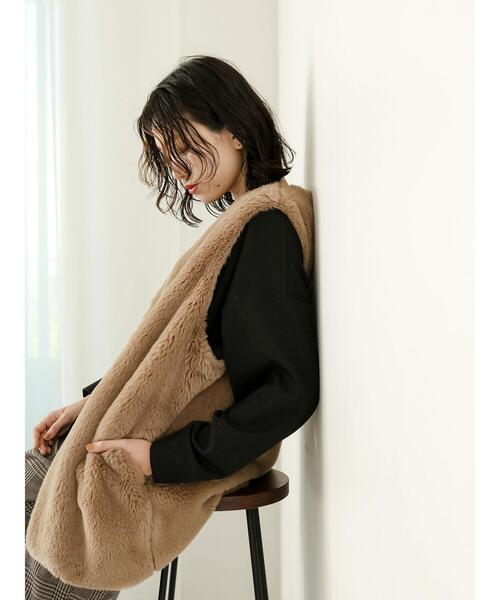 Samansa Mos2 blue（サマンサモスモスブルー）の「ファーベスト（ベスト・レディース・チャコールグレー/モカ/ベージュ・F）」の14枚目の写真