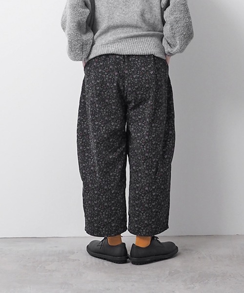 NARU FACTORY（ナルファクトリー）の「花柄コーデュロイ エッグパンツ（その他パンツ・レディース・グリーン系その他/ブラック・FREE）」の6枚目の写真