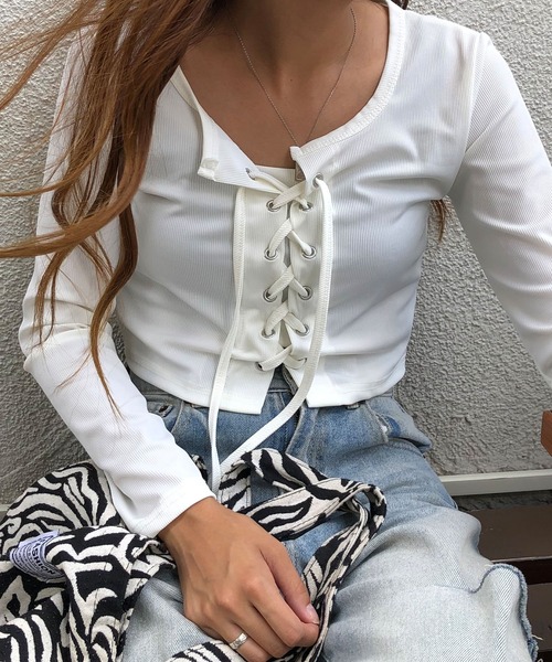 GLAMOROUS JANE（グラマラスジェーン）の「レースアップクロップド丈長袖トップス（Tシャツ/カットソー・レディース・ブラック/ホワイト/グレー・FREE）」の12枚目の写真