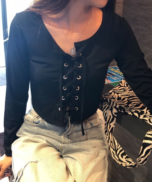 GLAMOROUS JANE（グラマラスジェーン）の「レースアップクロップド丈長袖トップス（Tシャツ/カットソー・レディース・ブラック/ホワイト/グレー・FREE）」の13枚目の写真