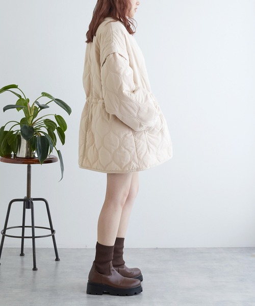 w closet(ダブルクローゼット)の「【2WAY】ひょうたんキルティングジャケット(ノーカラージャケット・レディース・カーキ/キナリ/チェック/ブラック・FREE)」の11枚目の写真