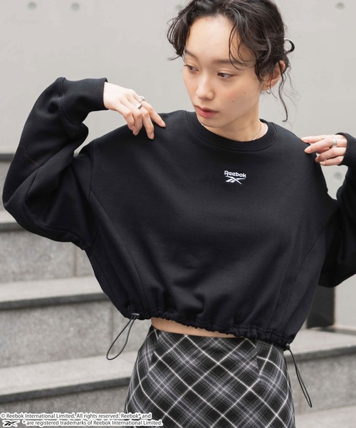 貴重Reebok リーボッククロップドボリュームスリーブスウェット