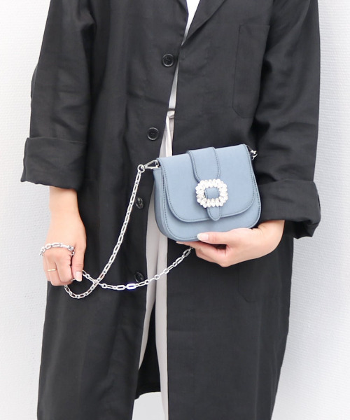 cache cache（カシュ カシュ）の「カシュカシュ cachecache / ビジューバックルチェーンショルダー（ショルダーバッグ・レディース・ブルー/シルバー/ブラック・FREE）」の2枚目の写真