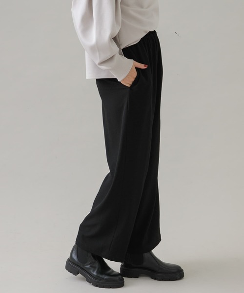URBAN RESEARCH Sonny Label(アーバンリサーチサニーレーベル)の「『UR TECH SMOOTHLUXE』ウールライクワイドパンツ(その他パンツ・レディース・ブラック/ライトグレー・38/36)」の5枚目の写真