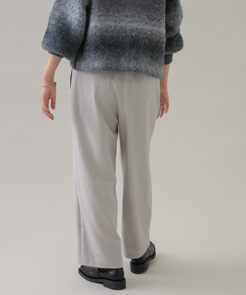 URBAN RESEARCH Sonny Label(アーバンリサーチサニーレーベル)の「『UR TECH SMOOTHLUXE』ウールライクワイドパンツ(その他パンツ・レディース・ブラック/ライトグレー・38/36)」の13枚目の写真