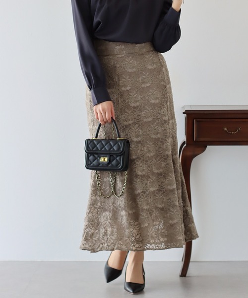 BLUEEAST（ブルーイースト）の「起毛フラワーレースマーメイドスカート（スカート・レディース・チャコールグレー/ブラック/モカ・LARGE/MEDIUM）」の11枚目の写真