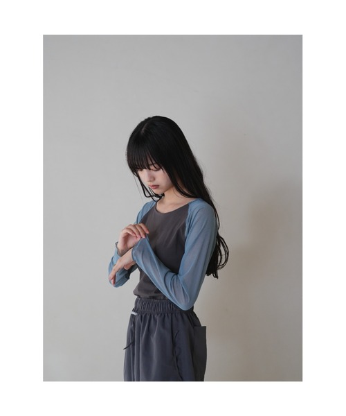 Uenui（ウニュイ）の「【ZOZO限定】スリーブ スウィッチング トップス シアー シースルー 透け感 カットソー バイカラー ツートーン（Tシャツ/カットソー・レディース・レッド/ブルー/グリーン・FREE）」の21枚目の写真