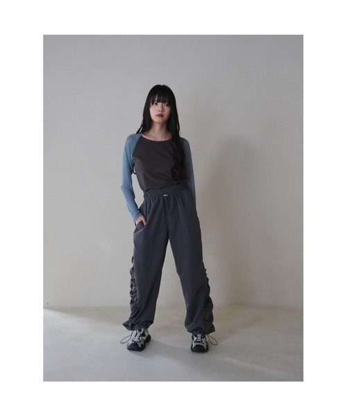 Uenui（ウニュイ）の「【ZOZO限定】スリーブ スウィッチング トップス シアー シースルー 透け感 カットソー バイカラー ツートーン（Tシャツ/カットソー・レディース・レッド/ブルー/グリーン・FREE）」の22枚目の写真