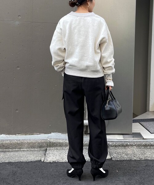 fredy emue（フレディエミュ）の「ショート丈ハーフジップスウェット（スウェット・レディース・ネイビー/チャコールグレー/アイボリー・38）」の7枚目の写真