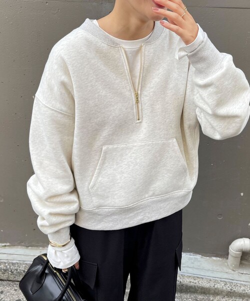 fredy emue（フレディエミュ）の「ショート丈ハーフジップスウェット（スウェット・レディース・ネイビー/チャコールグレー/アイボリー・38）」の9枚目の写真