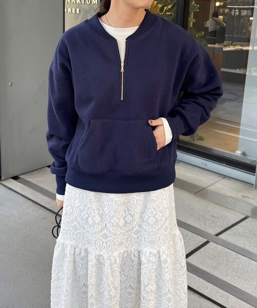 fredy emue（フレディエミュ）の「ショート丈ハーフジップスウェット（スウェット・レディース・ネイビー/チャコールグレー/アイボリー・38）」の14枚目の写真