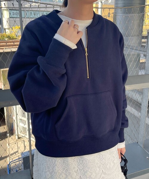 fredy emue（フレディエミュ）の「ショート丈ハーフジップスウェット（スウェット・レディース・ネイビー/チャコールグレー/アイボリー・38）」の18枚目の写真