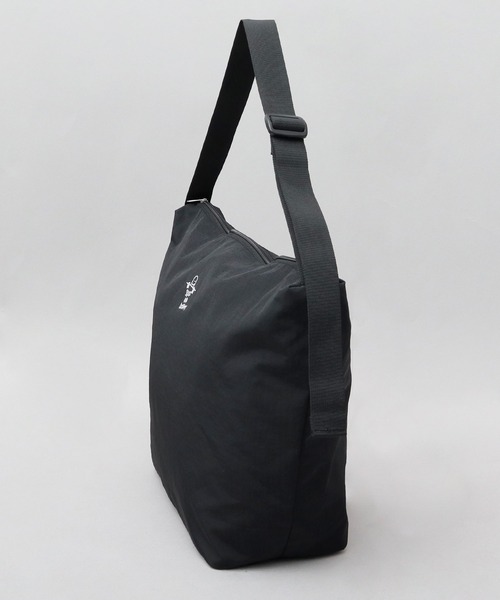 THRASHER（スラッシャー）の「撥水加工 リップストップナイロン ビッグショルダーバッグ GONZ シワナイロンシリーズ（ショルダーバッグ・メンズ・ブラック・FREE）」の18枚目の写真