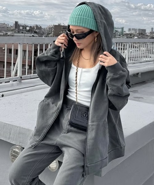 FLEX(フレックス)の「【FLEX】Heavy weight pigmentzip parker(パーカー・メンズ・グレー/ブラック・MEDIUM/LARGE/X-LARGE)」の2枚目の写真