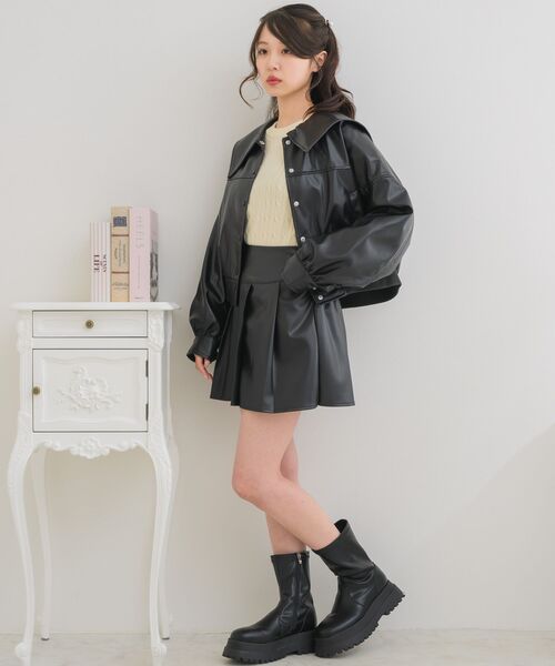 ems excite(エムズエキサイト)の「ハート釦FレザーBZ(ブルゾン・レディース・ライトベージュ/ブラック・FREE)」の5枚目の写真