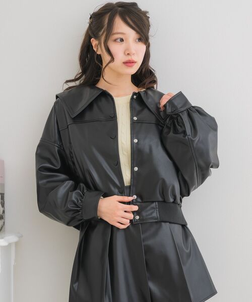 ems excite(エムズエキサイト)の「ハート釦FレザーBZ(ブルゾン・レディース・ライトベージュ/ブラック・FREE)」の7枚目の写真