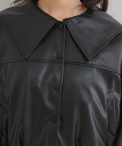 ems excite(エムズエキサイト)の「ハート釦FレザーBZ(ブルゾン・レディース・ライトベージュ/ブラック・FREE)」の19枚目の写真