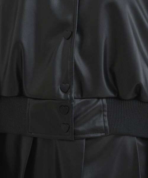 ems excite(エムズエキサイト)の「ハート釦FレザーBZ(ブルゾン・レディース・ライトベージュ/ブラック・FREE)」の21枚目の写真