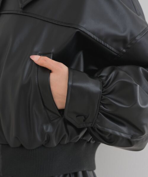 ems excite(エムズエキサイト)の「ハート釦FレザーBZ(ブルゾン・レディース・ライトベージュ/ブラック・FREE)」の22枚目の写真