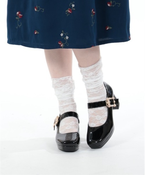 axes femme(アクシーズファム)の「アンティークバックルパンプス(パンプス・レディース・レッド/キナリ/ブラック・LARGE/MEDIUM)」の2枚目の写真