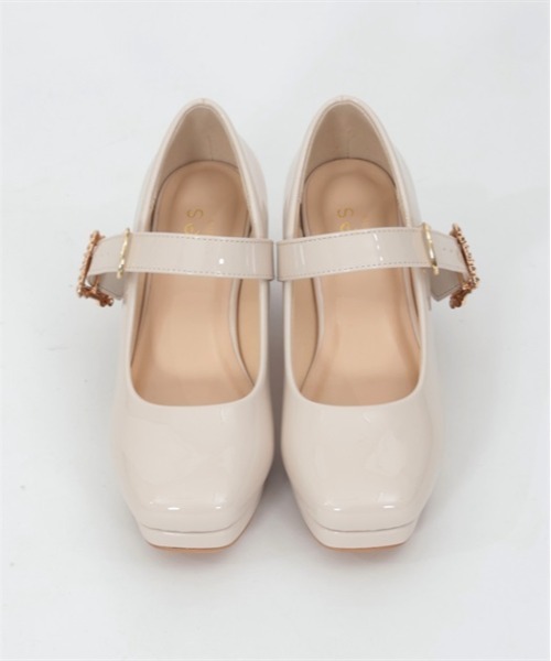 axes femme(アクシーズファム)の「アンティークバックルパンプス(パンプス・レディース・レッド/キナリ/ブラック・LARGE/MEDIUM)」の5枚目の写真