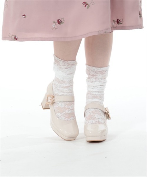 axes femme(アクシーズファム)の「アンティークバックルパンプス(パンプス・レディース・レッド/キナリ/ブラック・LARGE/MEDIUM)」の6枚目の写真